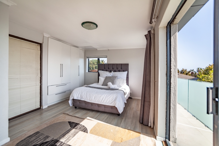 8 Bedroom Property for Sale in Milnerton Ridge Western Cape